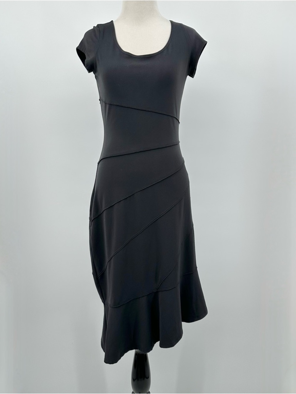 Athleta Crescendo Asymmetrical Ruffle Midi Dress Black XS Travel Athleisure Soft